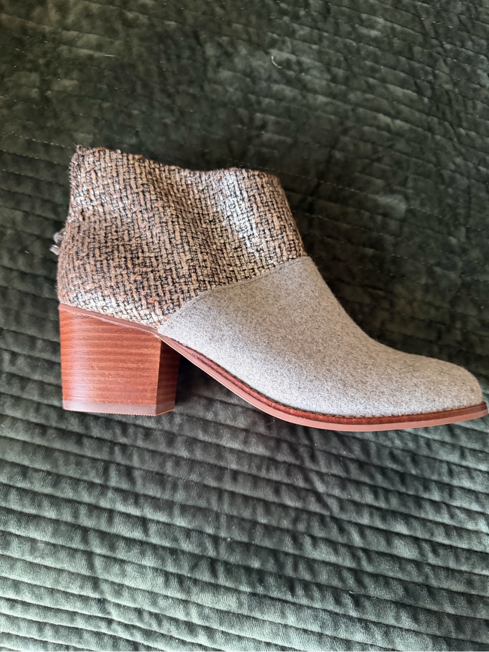 TOMS- Womens Gray Textured Ankle Boots with Block Heel-Fall-Classic-Brand New
